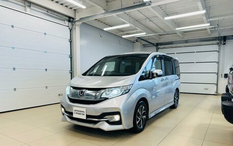 Honda Stepwgn IV, 2017 год, 1 999 000 рублей, 2 фотография