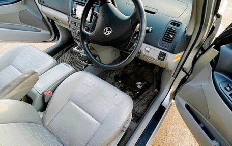 Toyota Opa I рестайлинг, 2001 год, 550 000 рублей, 3 фотография