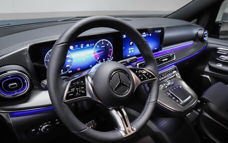 Mercedes-Benz V-Класс, 2024 год, 16 490 000 рублей, 29 фотография
