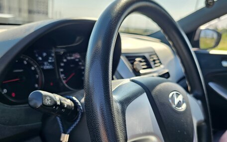 Hyundai Solaris II рестайлинг, 2011 год, 750 000 рублей, 5 фотография