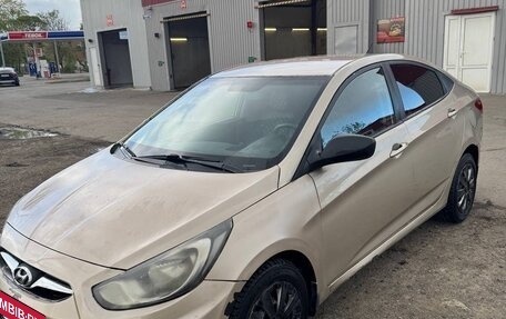 Hyundai Solaris II рестайлинг, 2013 год, 520 000 рублей, 2 фотография