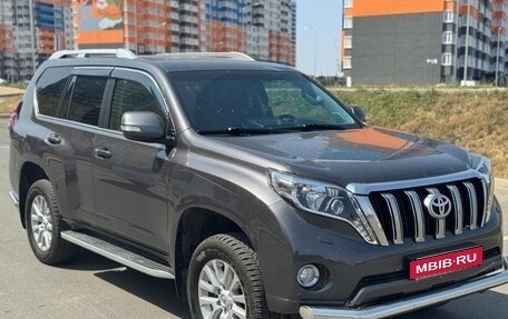 Toyota Land Cruiser Prado 150 рестайлинг 2, 2014 год, 2 900 000 рублей, 2 фотография