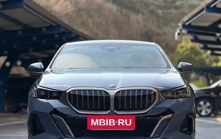 BMW 5 серия, 2024 год, 7 600 000 рублей, 2 фотография