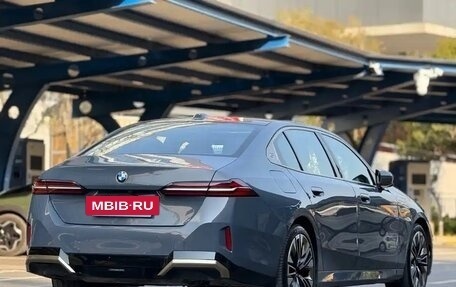 BMW 5 серия, 2024 год, 7 600 000 рублей, 6 фотография