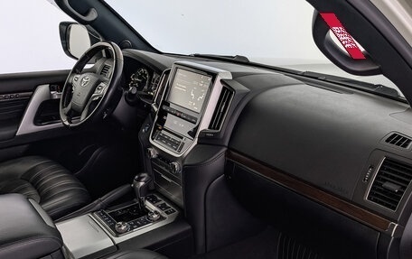 Toyota Land Cruiser 200, 2021 год, 9 150 000 рублей, 13 фотография