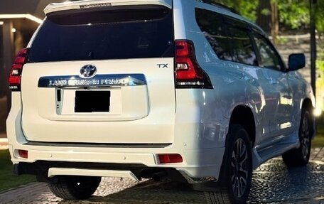 Toyota Land Cruiser Prado 150 рестайлинг 2, 2021 год, 4 580 000 рублей, 5 фотография