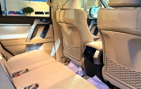 Toyota Land Cruiser Prado 150 рестайлинг 2, 2021 год, 4 580 000 рублей, 11 фотография