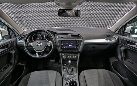Volkswagen Tiguan II, 2020 год, 2 380 000 рублей, 23 фотография