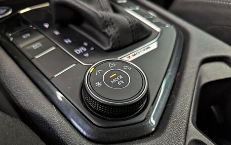 Volkswagen Tiguan II, 2020 год, 2 380 000 рублей, 30 фотография