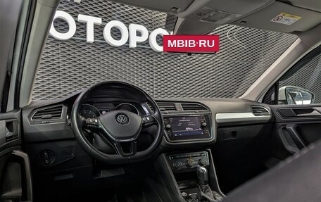 Volkswagen Tiguan II, 2020 год, 2 380 000 рублей, 17 фотография