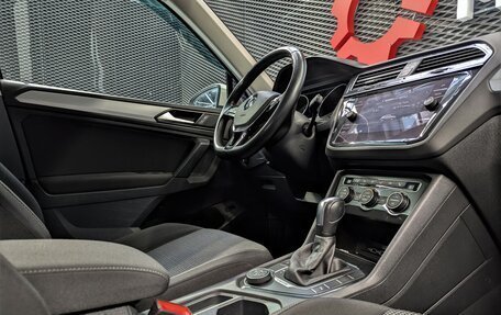 Volkswagen Tiguan II, 2020 год, 2 380 000 рублей, 37 фотография