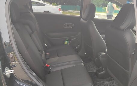 Honda Vezel, 2018 год, 1 900 000 рублей, 16 фотография