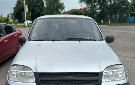 Chevrolet Niva I рестайлинг, 2004 год, 360 000 рублей, 1 фотография
