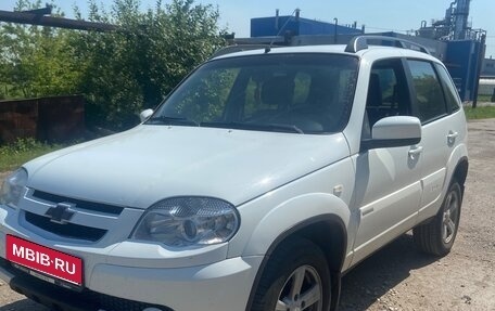 Chevrolet Niva I рестайлинг, 2015 год, 370 000 рублей, 1 фотография