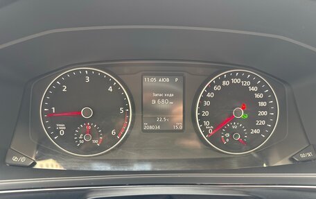 Volkswagen Multivan T6 рестайлинг, 2016 год, 3 500 000 рублей, 6 фотография