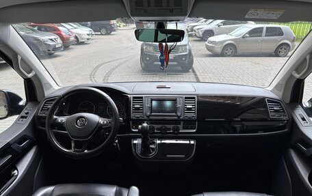 Volkswagen Multivan T6 рестайлинг, 2016 год, 3 500 000 рублей, 7 фотография