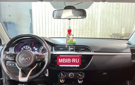 KIA Rio IV, 2018 год, 1 900 000 рублей, 2 фотография