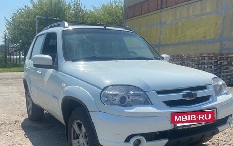 Chevrolet Niva I рестайлинг, 2015 год, 370 000 рублей, 3 фотография