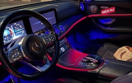 Mercedes-Benz E-Класс, 2019 год, 3 800 000 рублей, 3 фотография