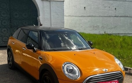 MINI Clubman, 2016 год, 1 620 000 рублей, 10 фотография