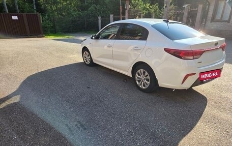 KIA Rio IV, 2018 год, 1 590 000 рублей, 5 фотография