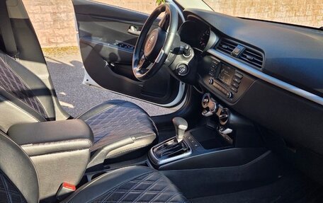 KIA Rio IV, 2018 год, 1 590 000 рублей, 9 фотография