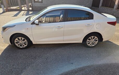KIA Rio IV, 2018 год, 1 590 000 рублей, 8 фотография