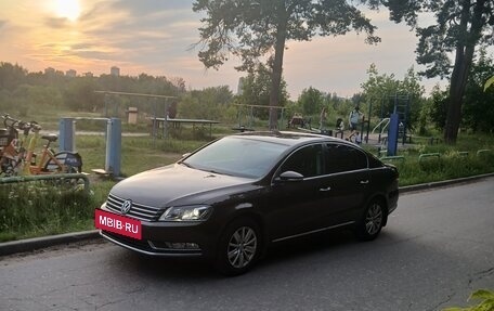 Volkswagen Passat B7, 2013 год, 1 050 000 рублей, 2 фотография