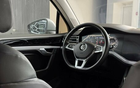 Volkswagen Touareg III, 2018 год, 5 150 000 рублей, 12 фотография