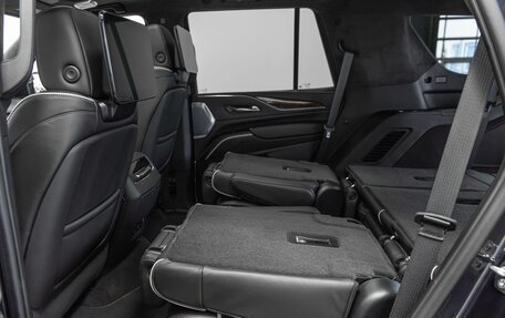 Cadillac Escalade V, 2023 год, 14 790 000 рублей, 27 фотография