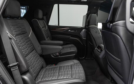 Cadillac Escalade V, 2023 год, 14 790 000 рублей, 28 фотография