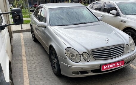 Mercedes-Benz E-Класс, 2005 год, 850 000 рублей, 1 фотография