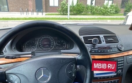 Mercedes-Benz E-Класс, 2005 год, 850 000 рублей, 8 фотография