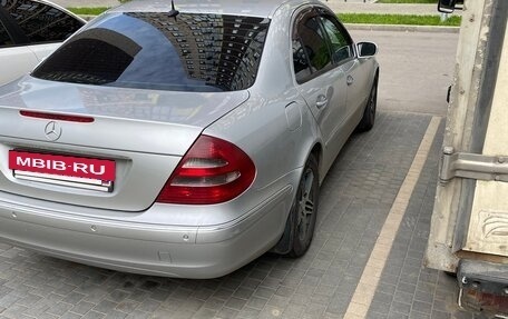 Mercedes-Benz E-Класс, 2005 год, 850 000 рублей, 3 фотография
