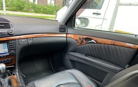 Mercedes-Benz E-Класс, 2005 год, 850 000 рублей, 13 фотография