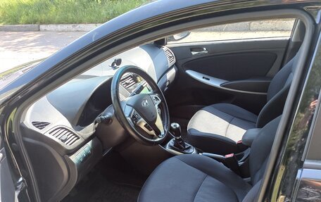 Hyundai Solaris II рестайлинг, 2012 год, 650 000 рублей, 3 фотография