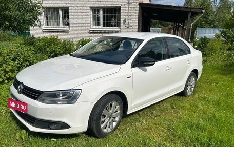 Volkswagen Jetta VI, 2013 год, 820 000 рублей, 3 фотография
