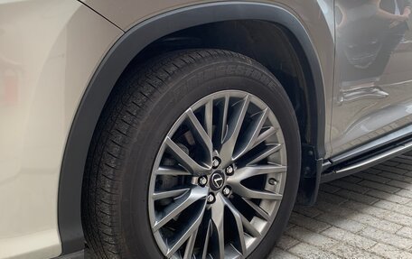 Lexus RX IV рестайлинг, 2016 год, 4 500 000 рублей, 10 фотография
