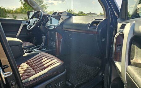Toyota Land Cruiser Prado 150 рестайлинг 2, 2016 год, 3 850 000 рублей, 25 фотография