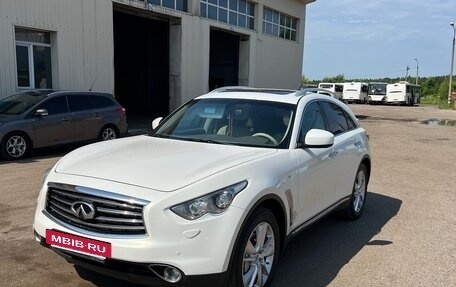 Infiniti FX II, 2012 год, 2 100 000 рублей, 2 фотография