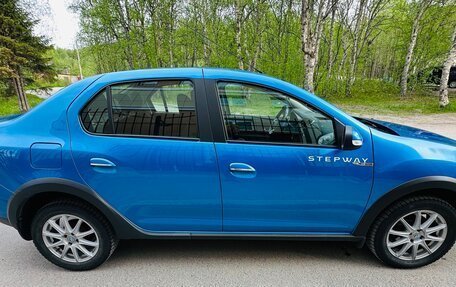 Renault Logan II, 2018 год, 875 000 рублей, 14 фотография
