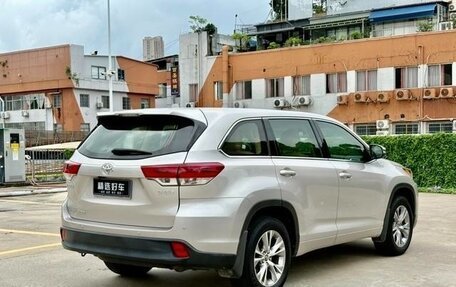 Toyota Highlander III, 2021 год, 2 780 000 рублей, 7 фотография