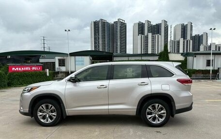 Toyota Highlander III, 2021 год, 2 780 000 рублей, 6 фотография