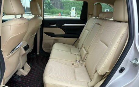 Toyota Highlander III, 2021 год, 2 780 000 рублей, 18 фотография