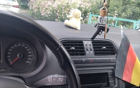 Volkswagen Polo VI (EU Market), 2016 год, 1 300 000 рублей, 10 фотография