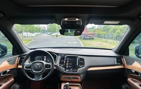 Volvo XC90 II рестайлинг, 2021 год, 3 980 000 рублей, 9 фотография