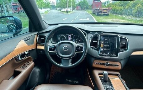 Volvo XC90 II рестайлинг, 2021 год, 3 980 000 рублей, 8 фотография