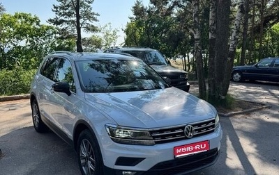 Volkswagen Tiguan II, 2019 год, 2 600 000 рублей, 1 фотография
