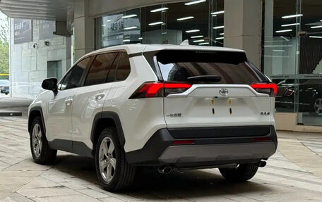 Toyota RAV4, 2021 год, 2 099 000 рублей, 4 фотография