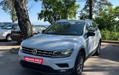 Volkswagen Tiguan II, 2019 год, 2 600 000 рублей, 3 фотография
